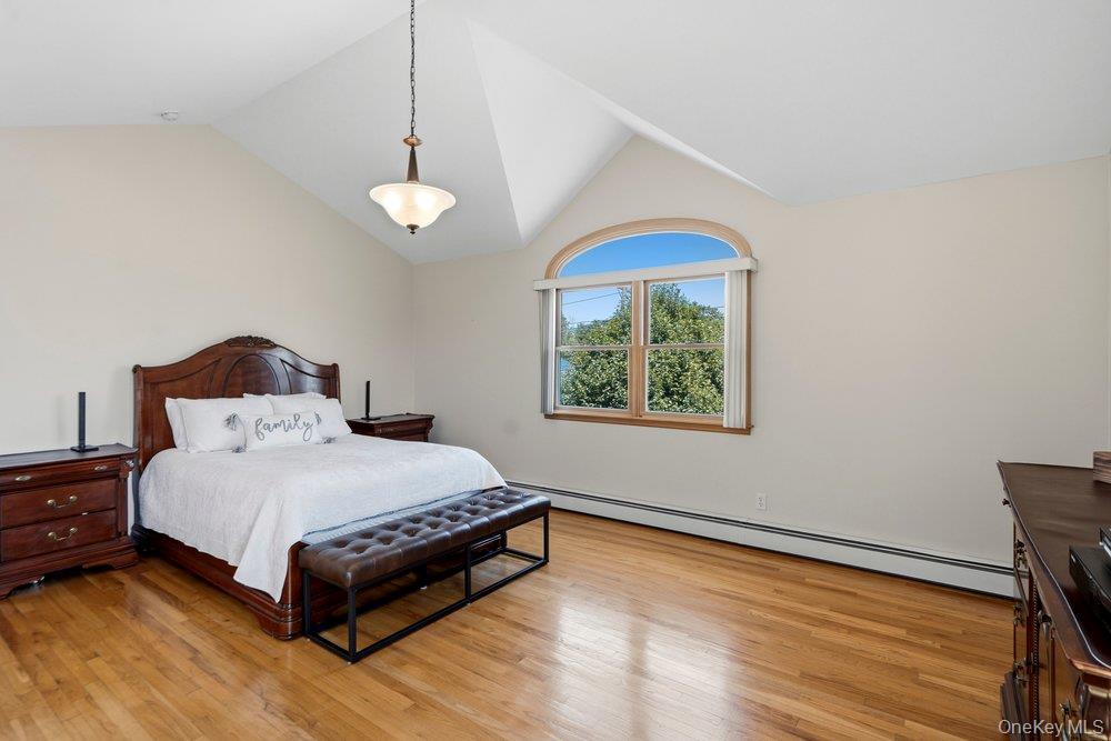 2066 Washington Avenue Property Photo 32