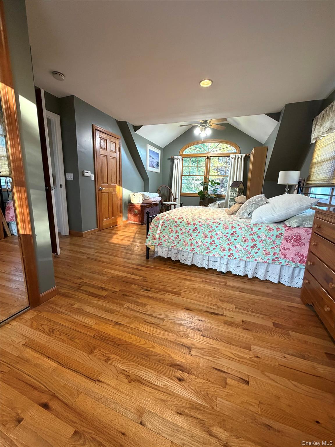 263 Charles Avenue Property Photo 38
