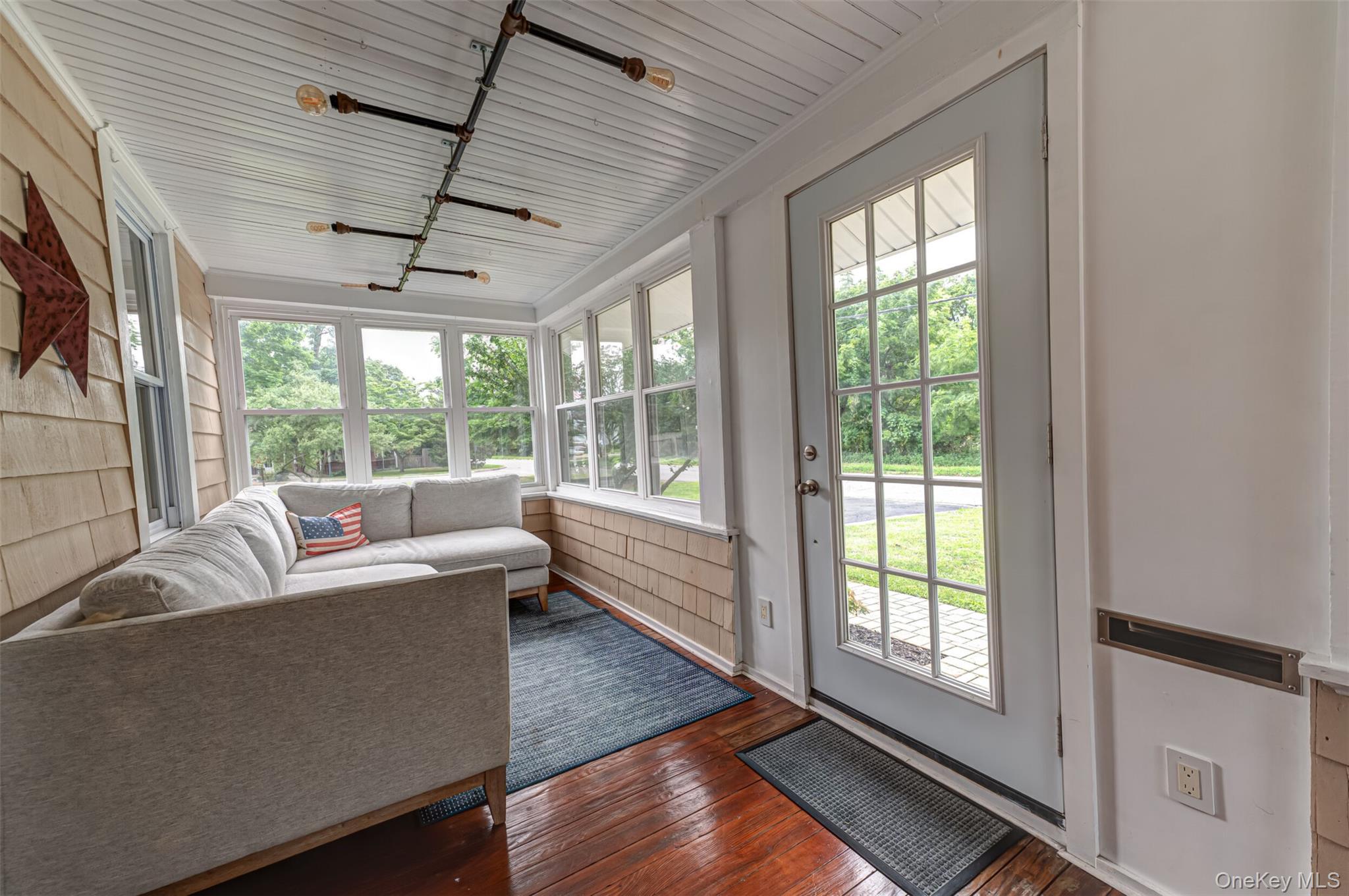 116 Railroad Avenue Property Photo 3