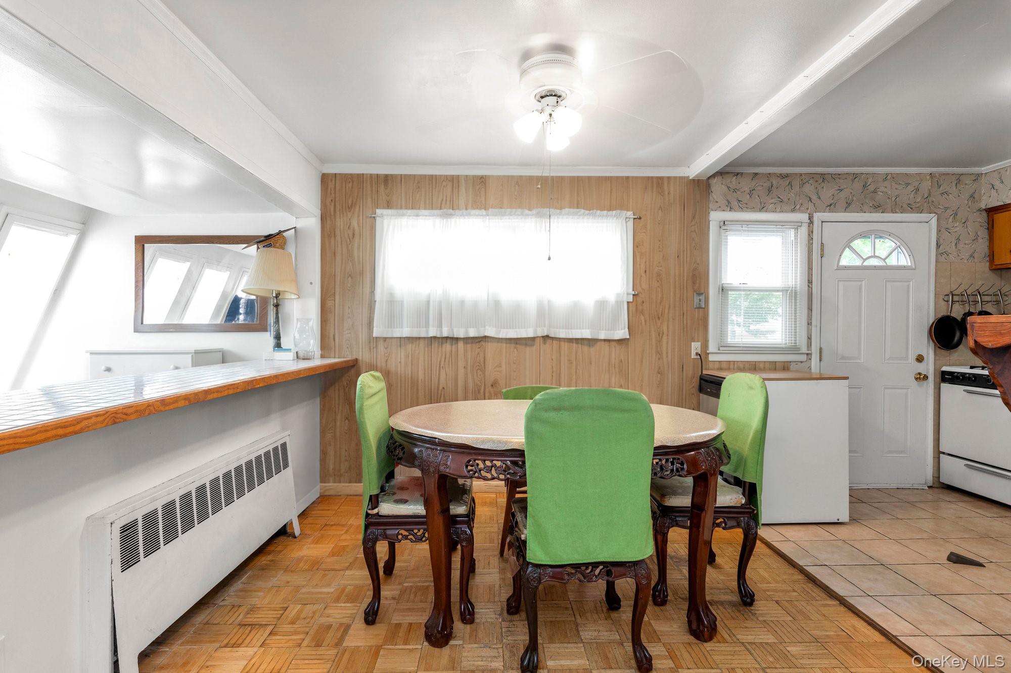 440 E Park Avenue Property Photo 4