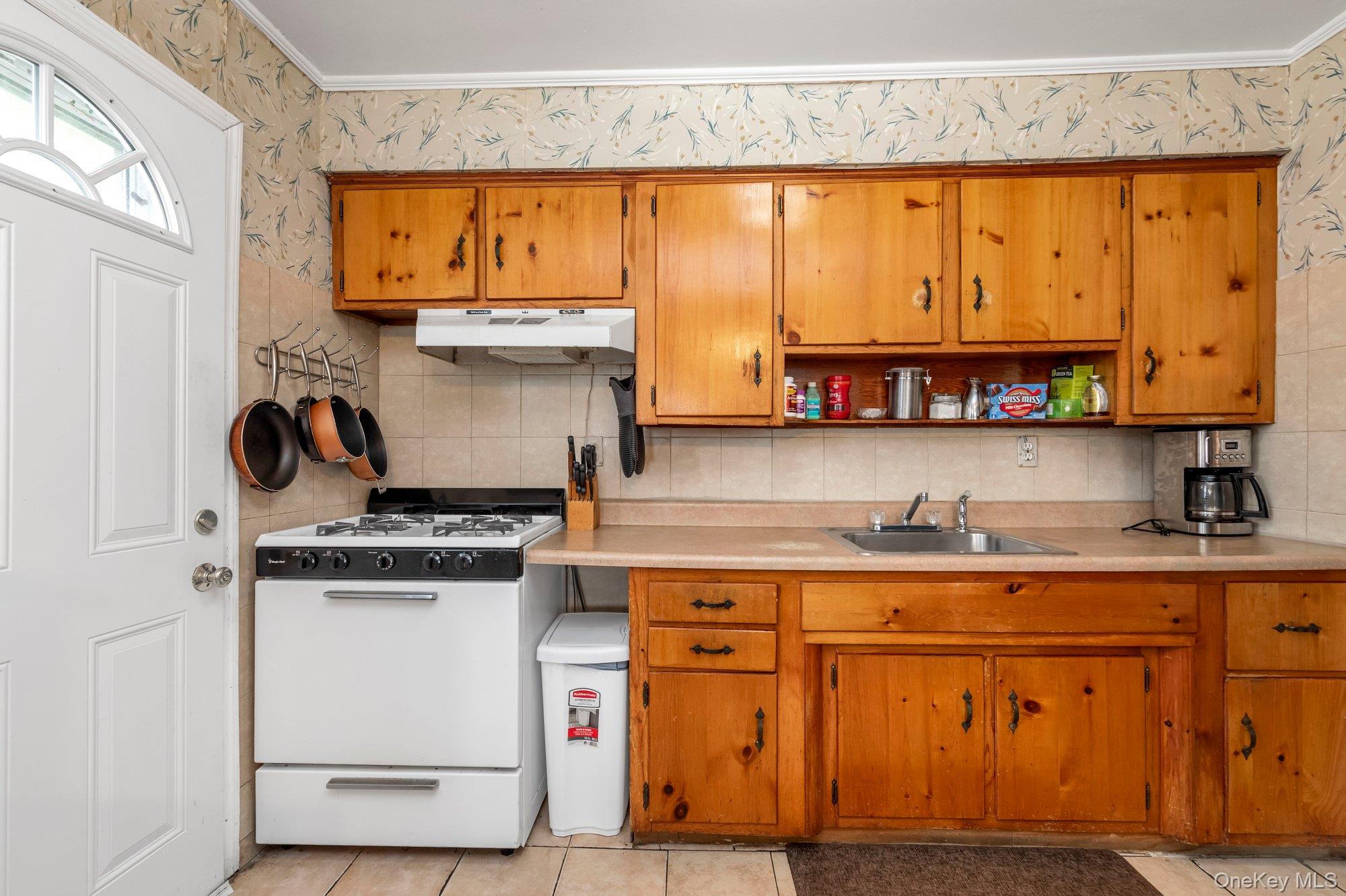 440 E Park Avenue Property Photo 6