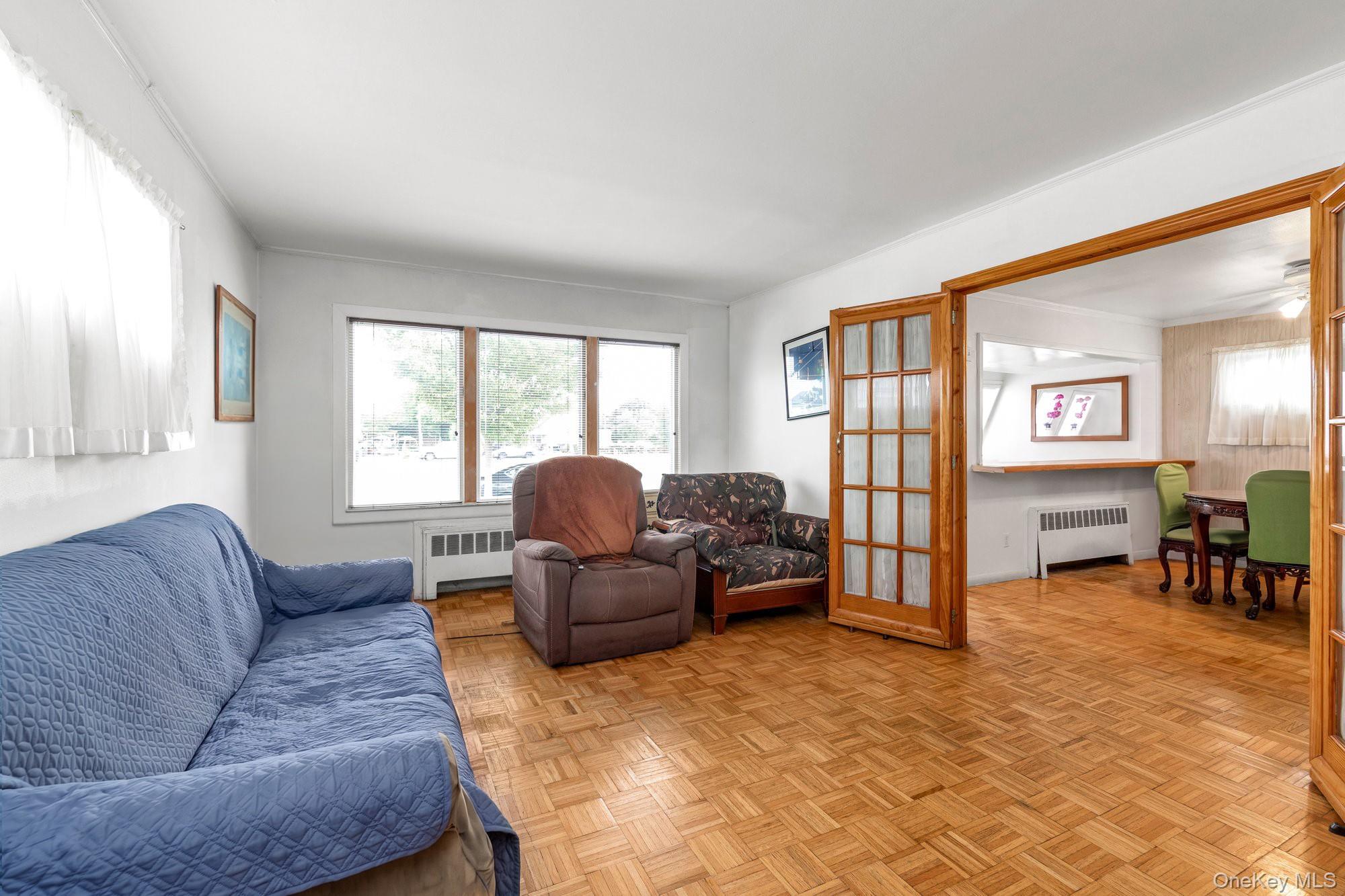 440 E Park Avenue Property Photo 7