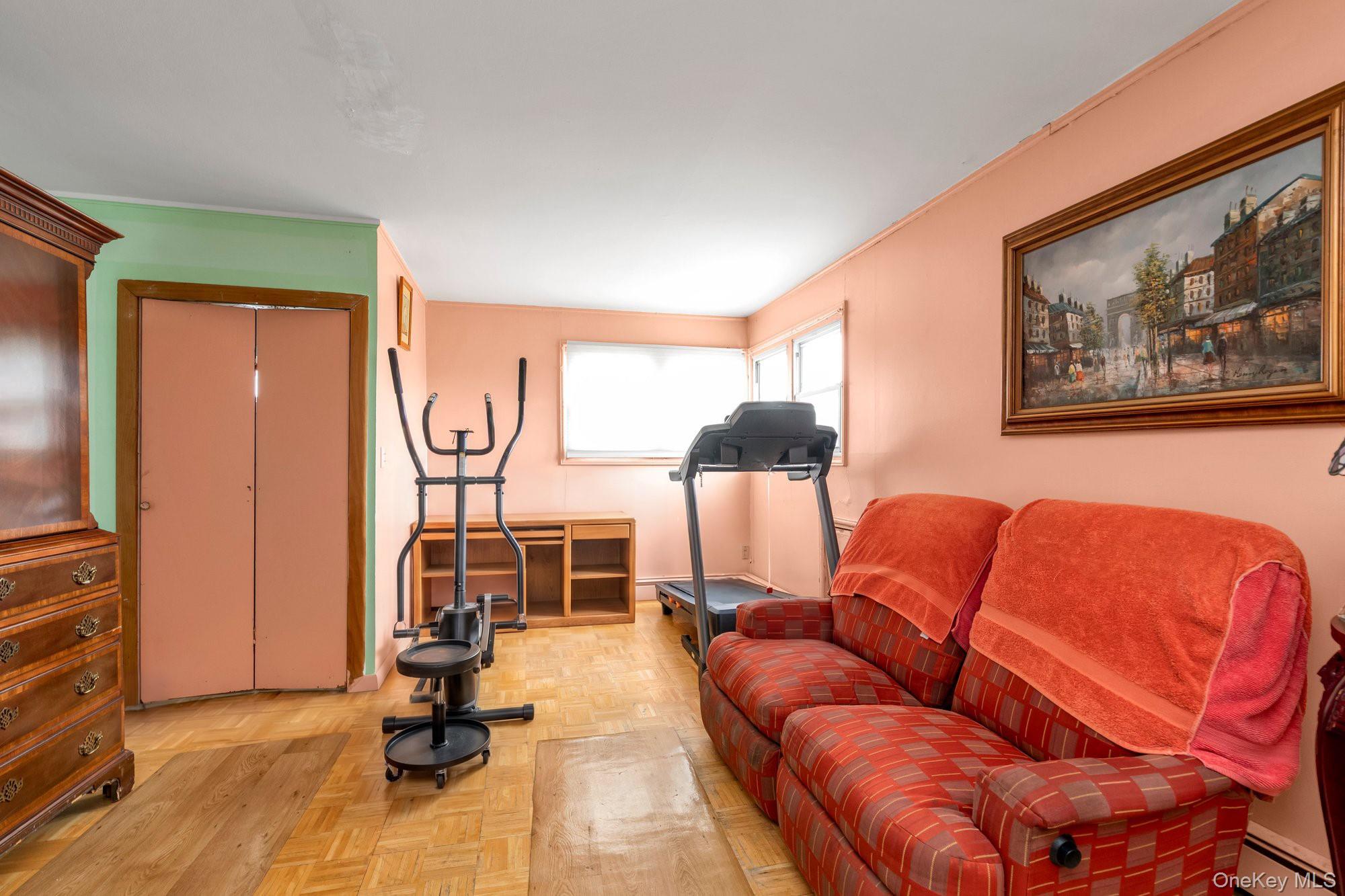 440 E Park Avenue Property Photo 16