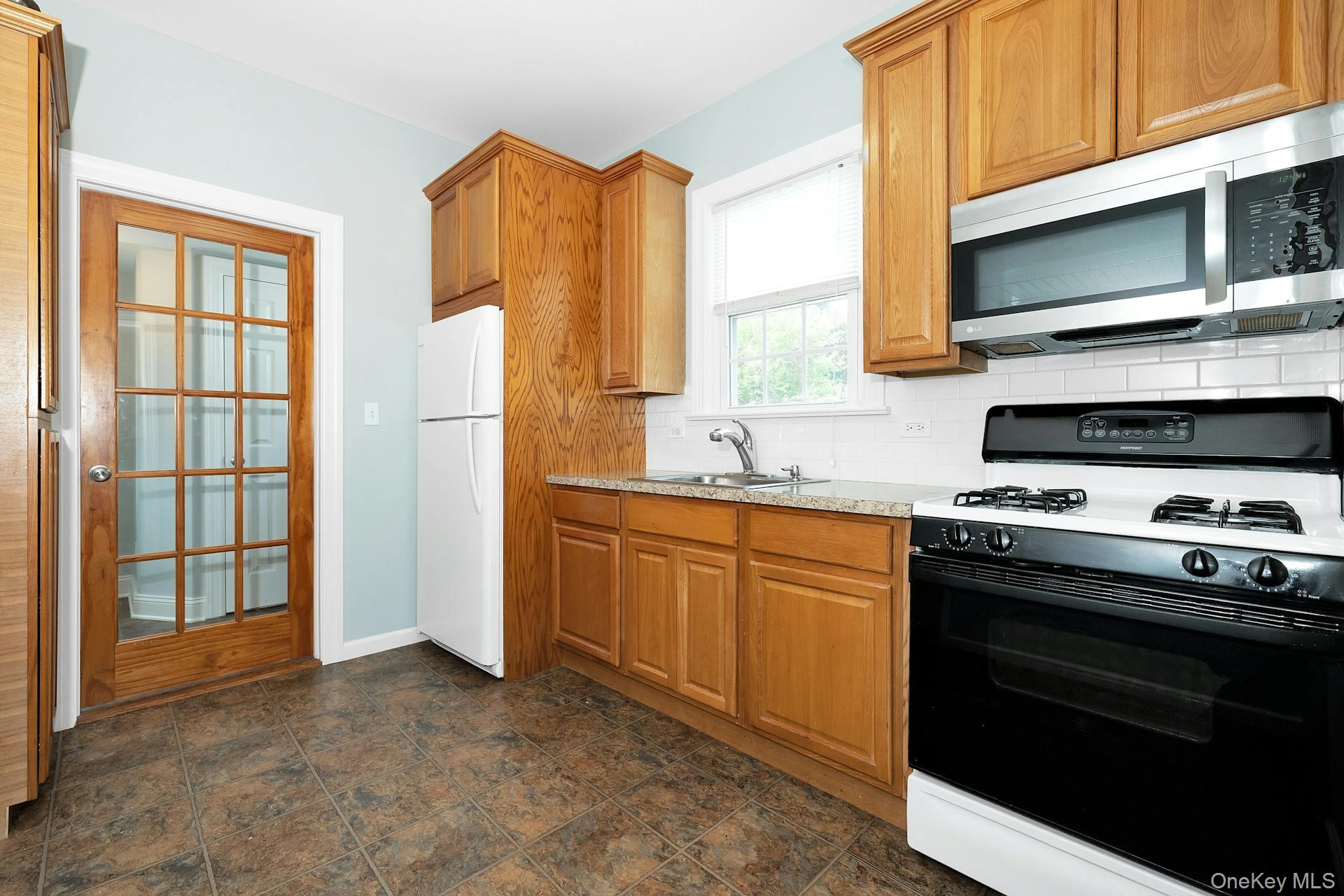 747 Pelhamdale Avenue 1 Property Photo 7