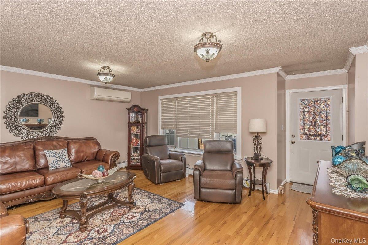 10752 Remington Street Property Photo 3