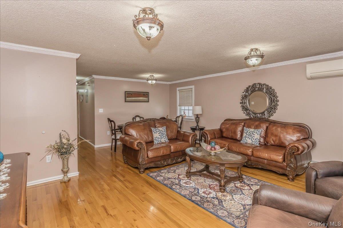 10752 Remington Street Property Photo 4
