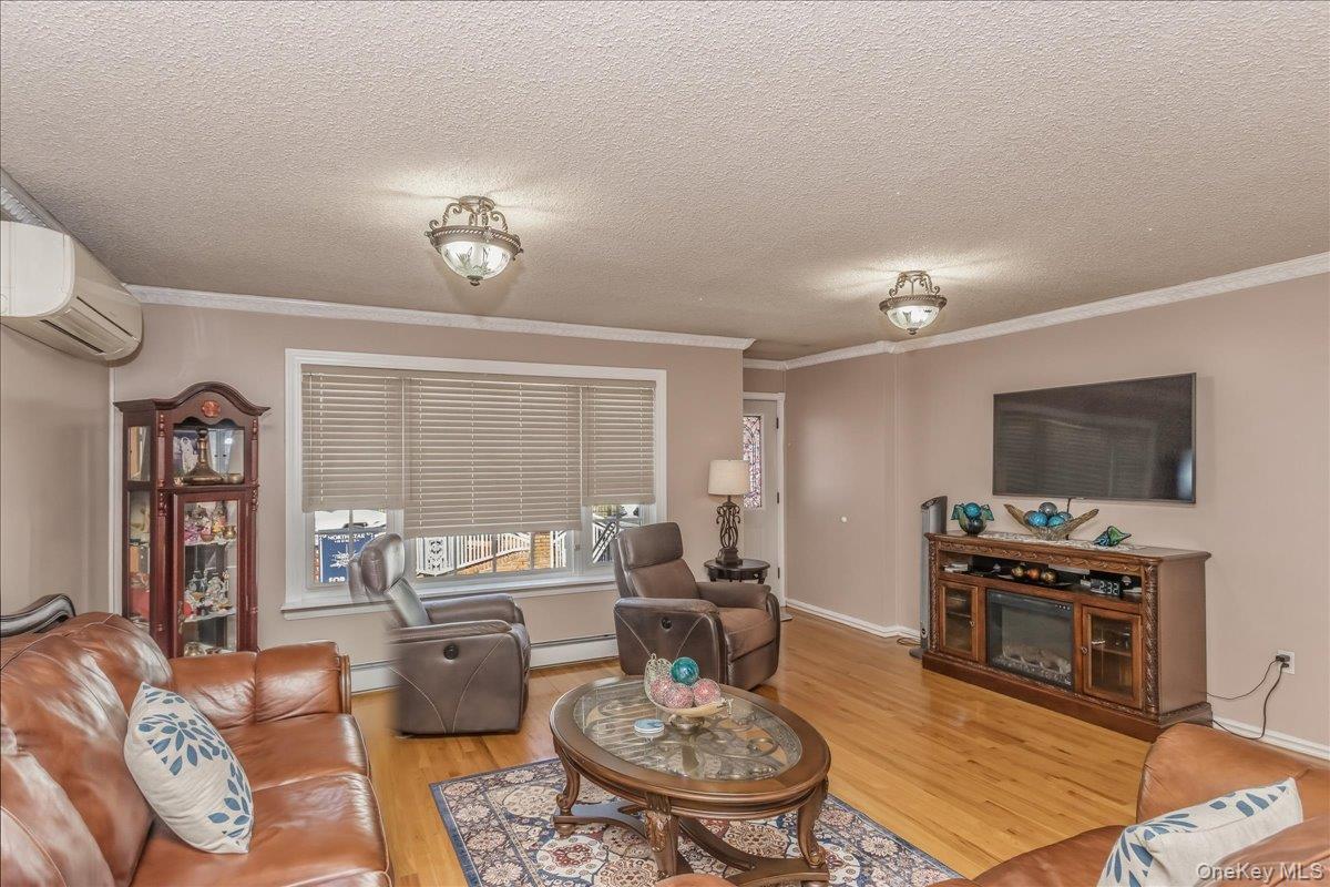 10752 Remington Street Property Photo 5