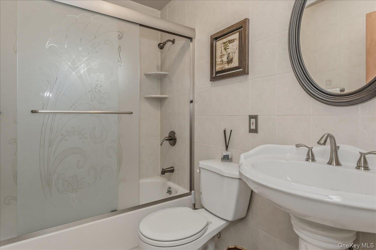 10752 Remington Street Property Photo 15