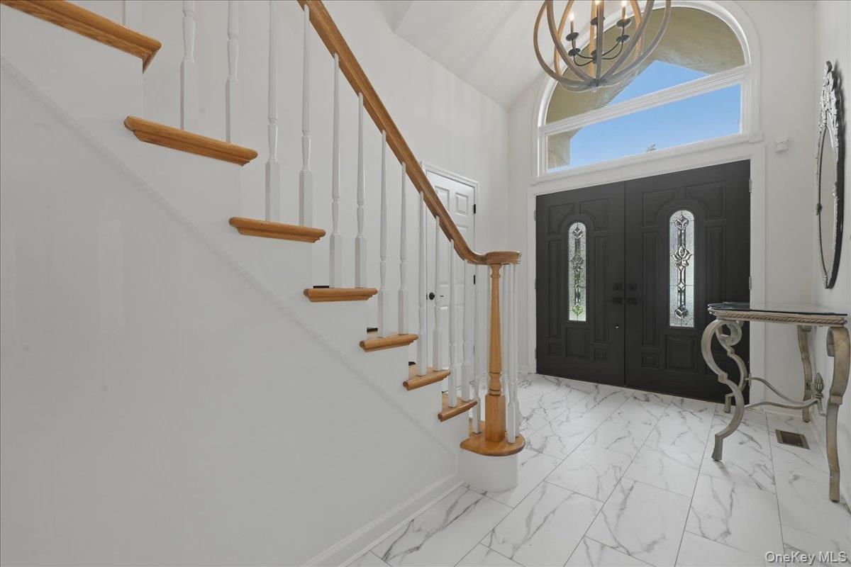 7 Laurel Lane Property Photo 6