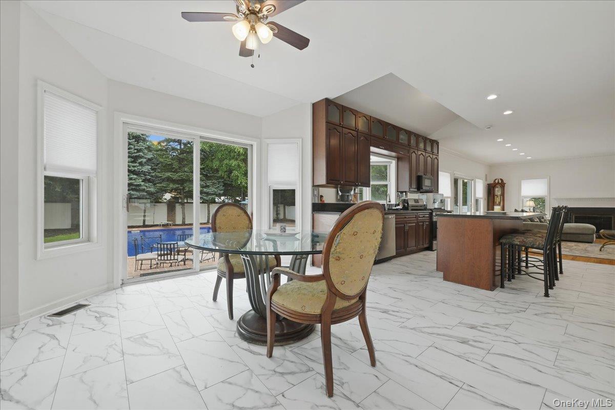 7 Laurel Lane Property Photo 11