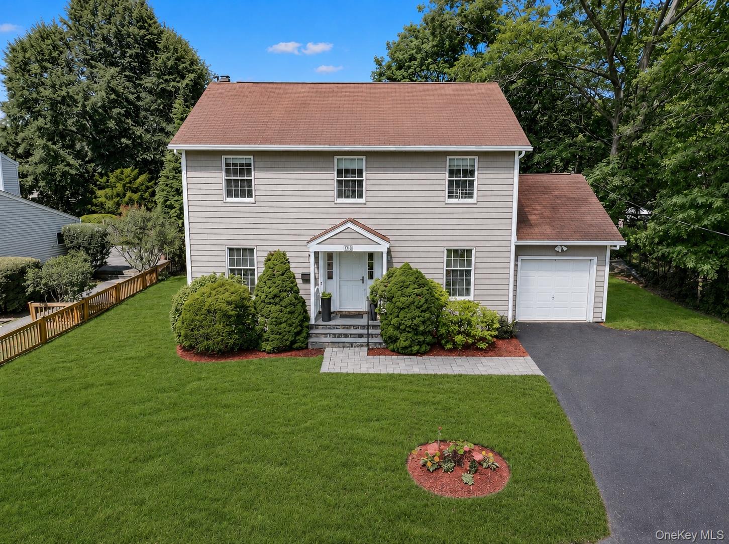 105 Huntley Drive Property Photo 1
