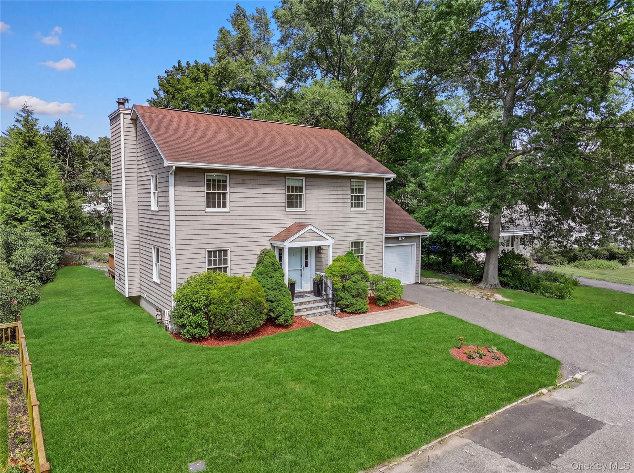 105 Huntley Drive Property Photo 3