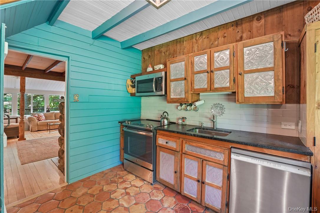 1028892 Property Photo 8
