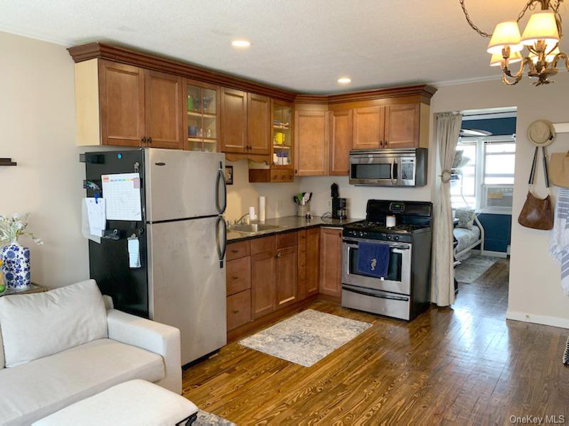 65 W Broadway 7B Property Photo 1