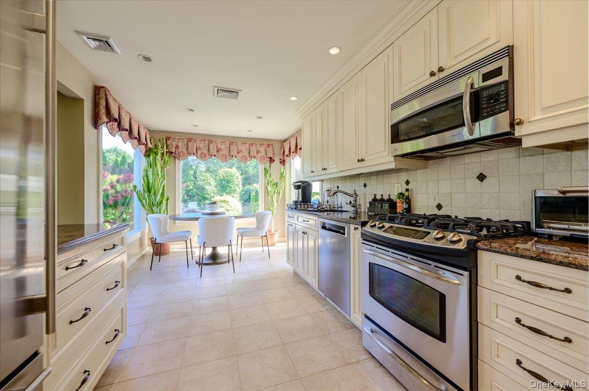 6 Geoffrey Lane Property Photo 5