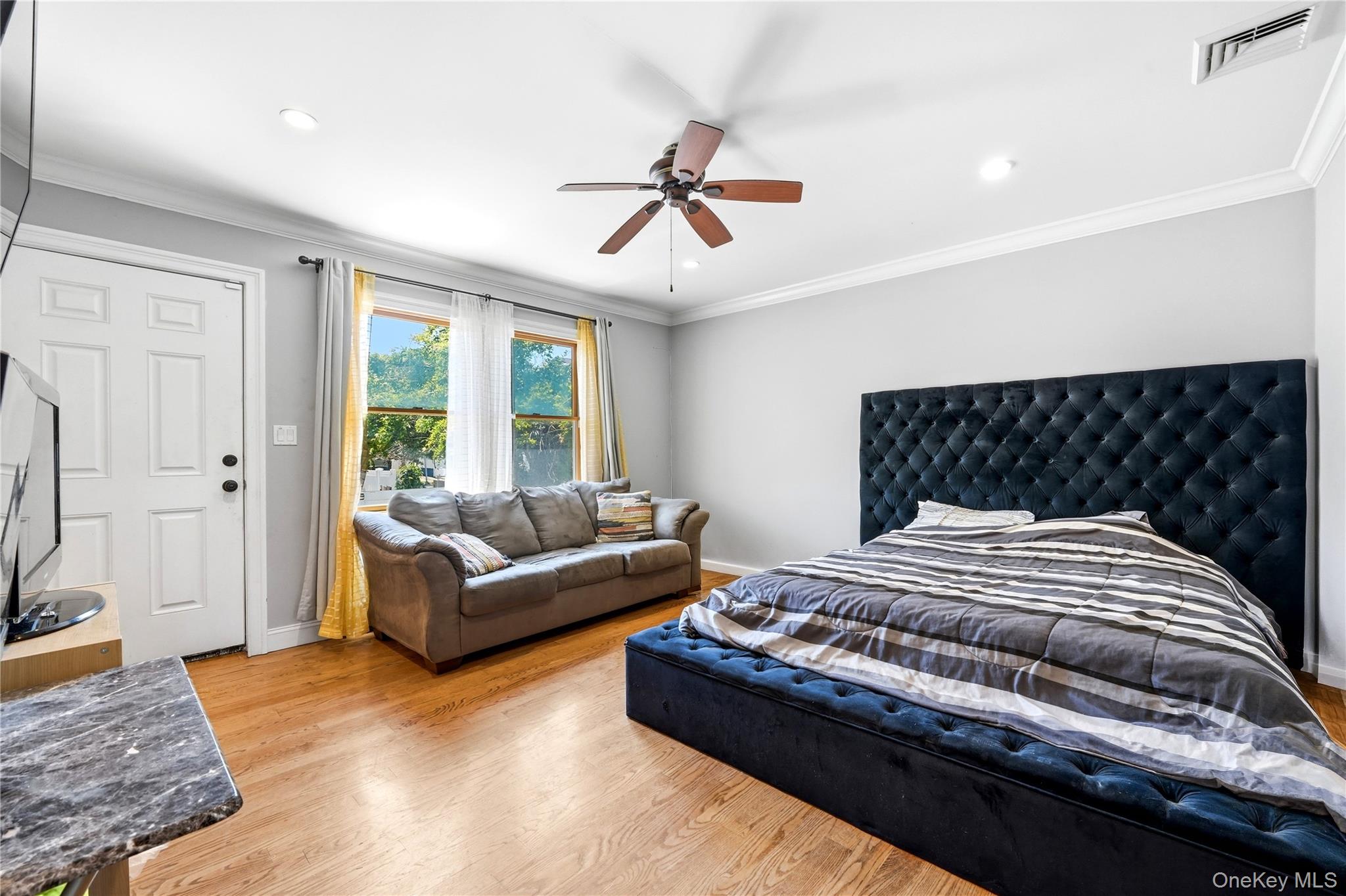 50 E Pine Street Property Photo 6