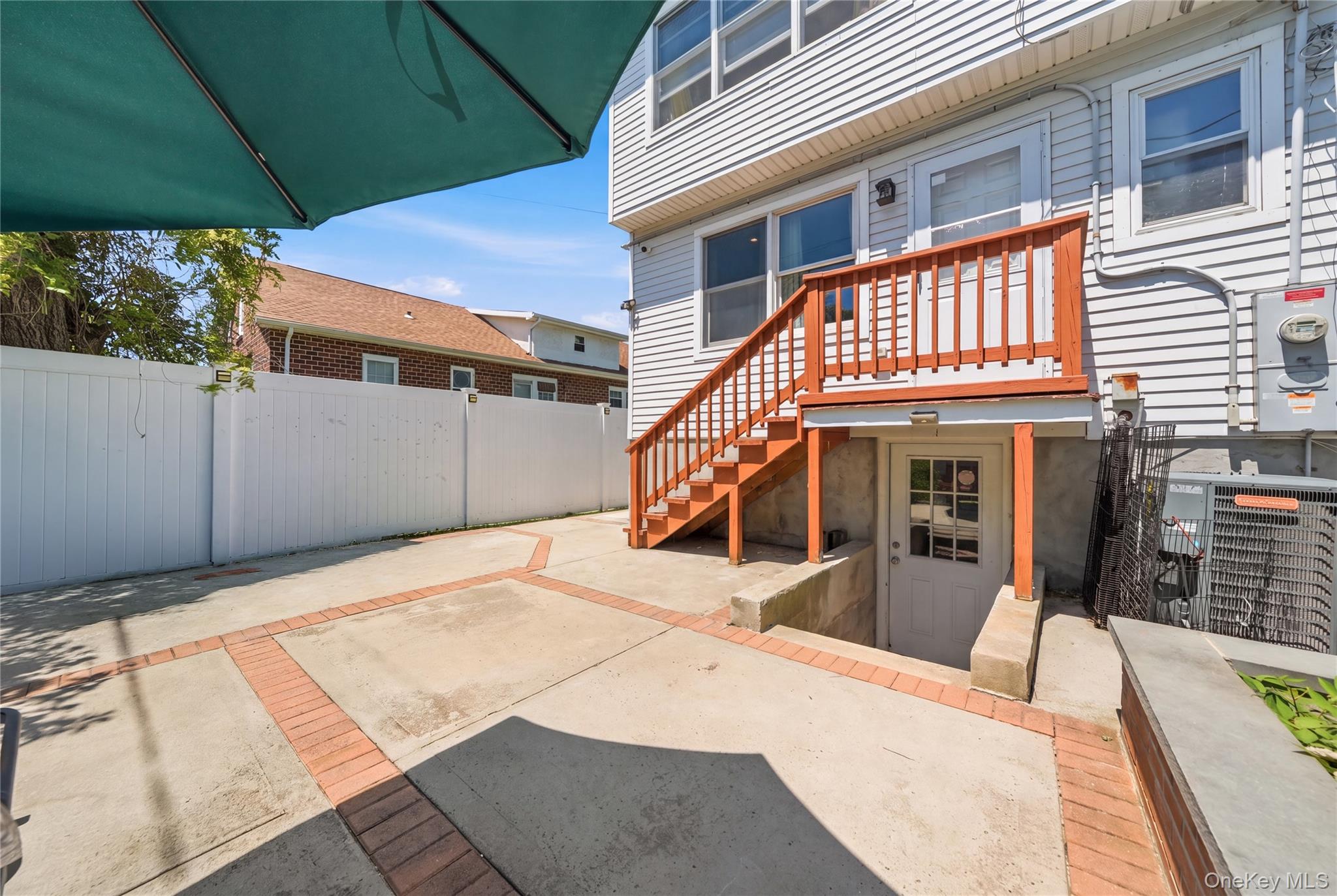 50 E Pine Street Property Photo 16