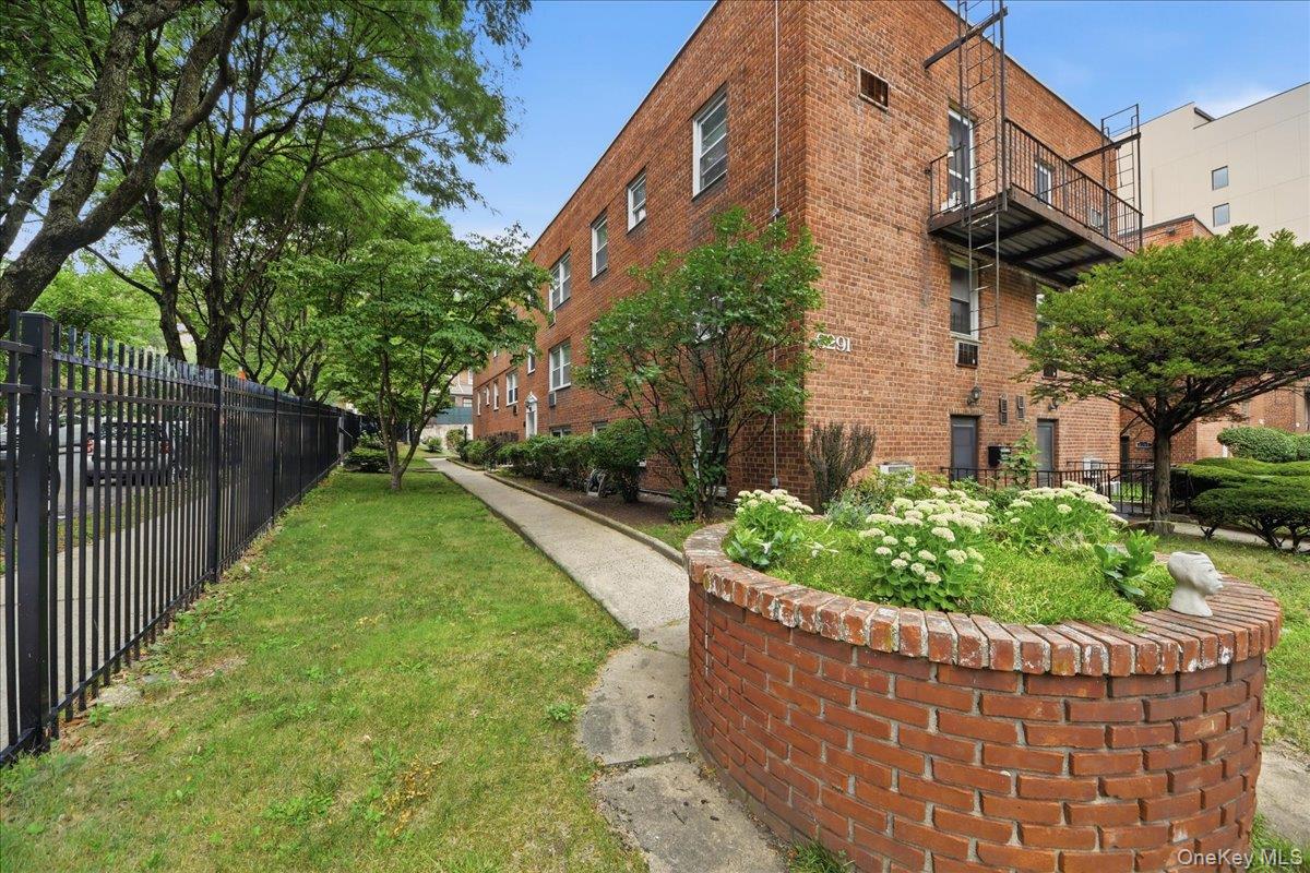 6291 Broadway A6 Property Photo 4