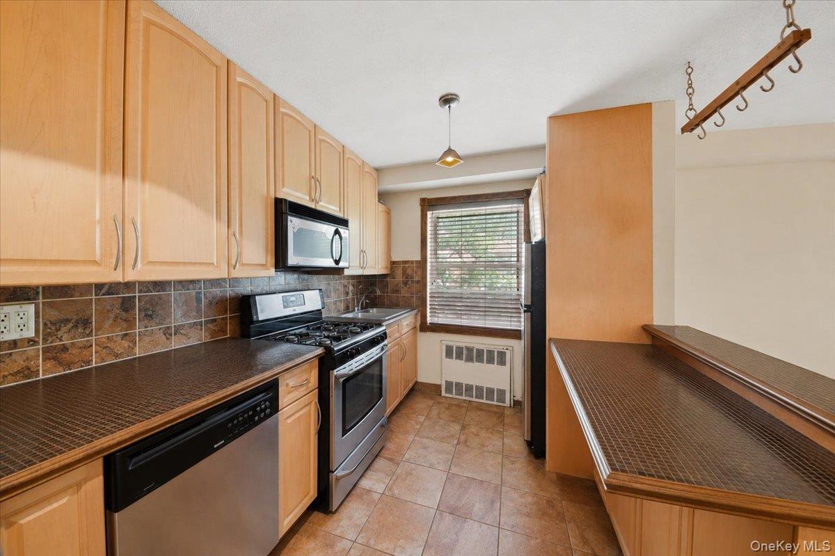 6291 Broadway A6 Property Photo 10