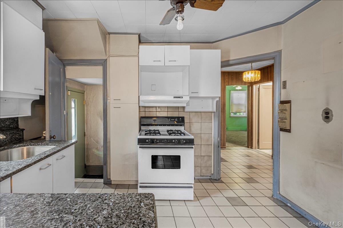 125 Sterling Road Property Photo 3