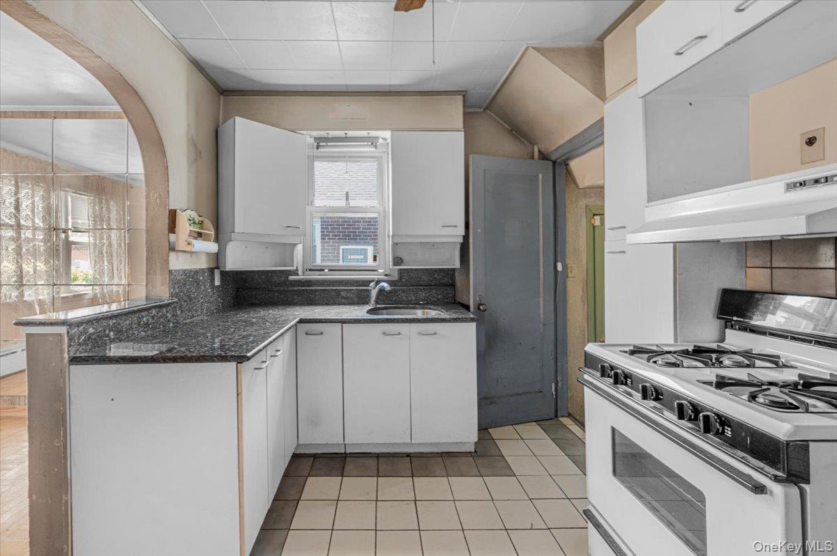 125 Sterling Road Property Photo 4