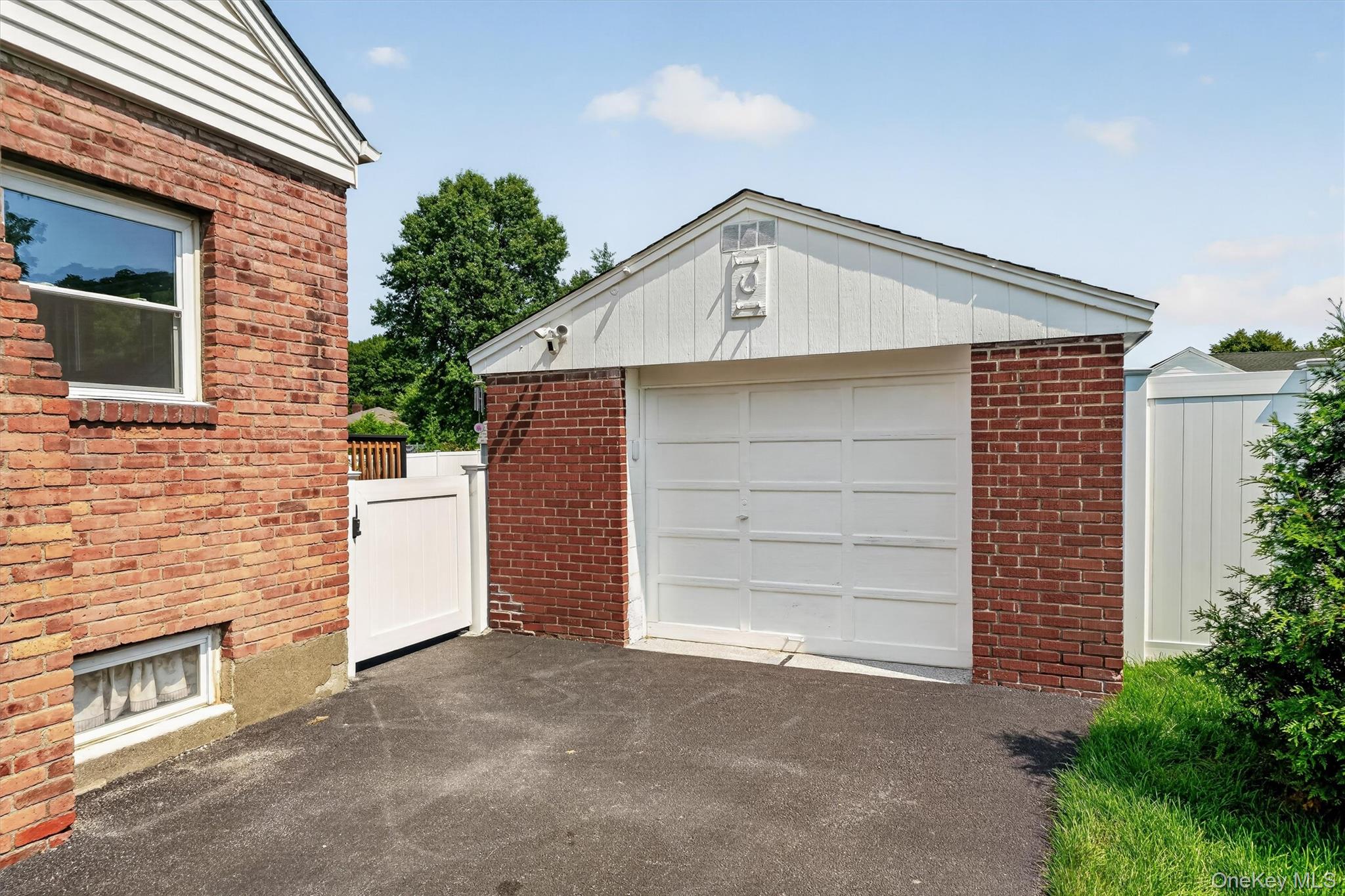 6 Broad Street Property Photo 2