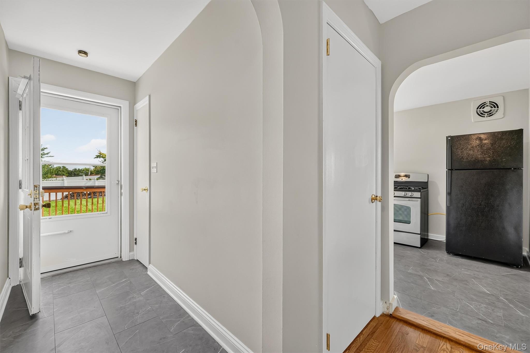 6 Broad Street Property Photo 9