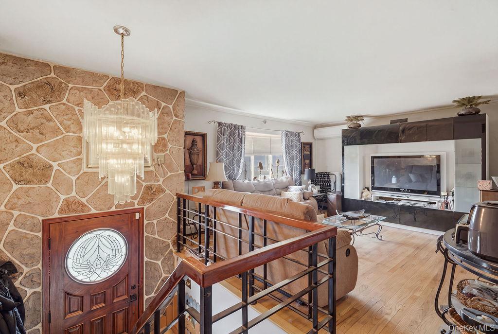 165 Meister Boulevard Property Photo 2