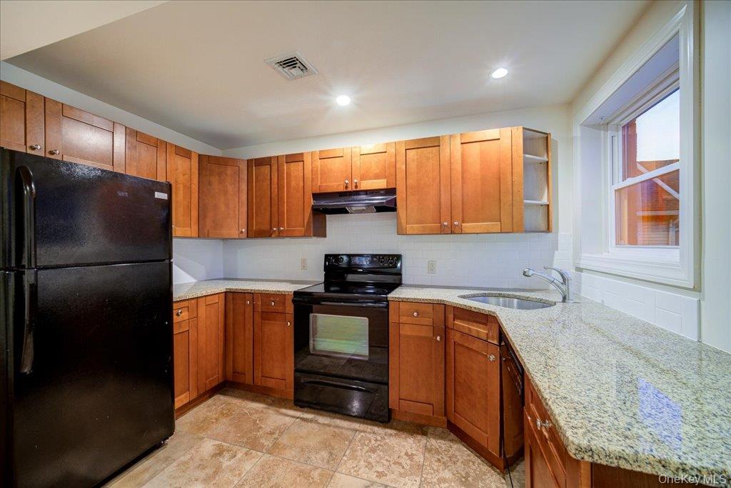 308 Main Street 2 Property Photo 6