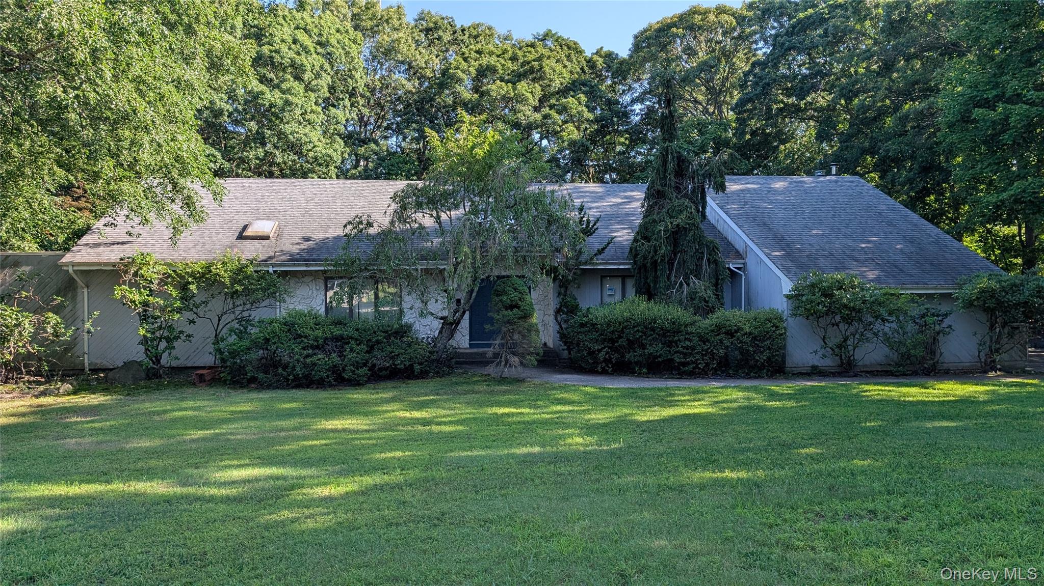 4 Oak Hills Drive Property Photo 1