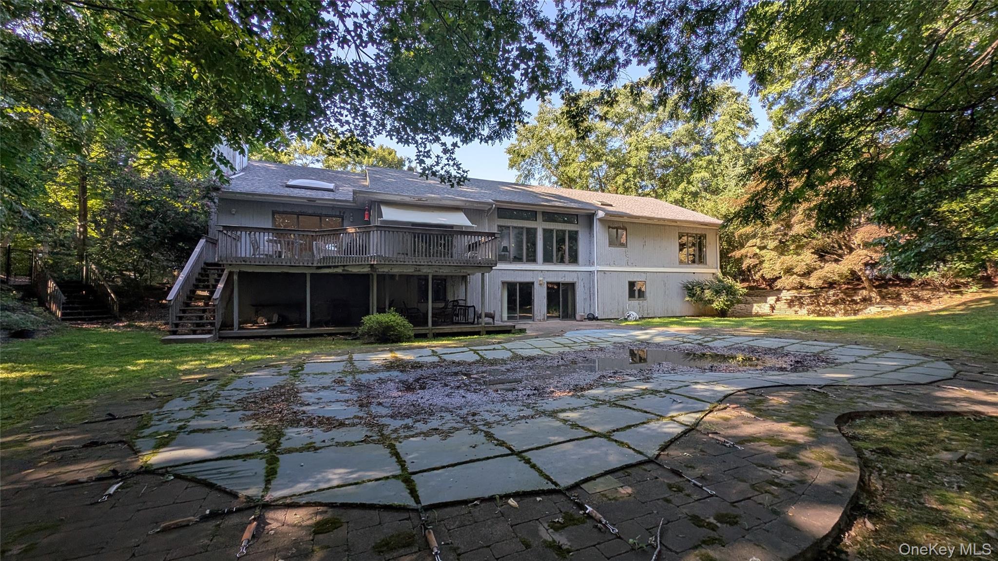 4 Oak Hills Drive Property Photo 2