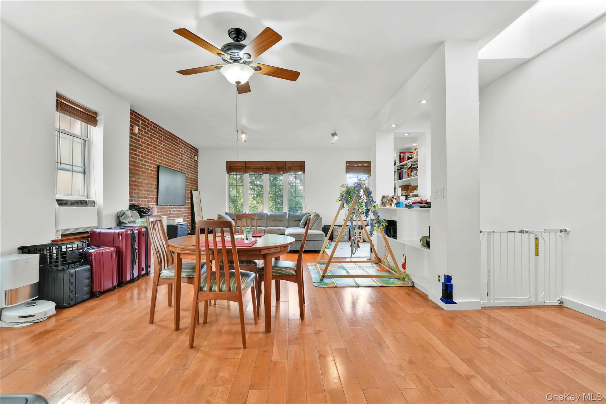 2358 23rd Street Property Photo 8