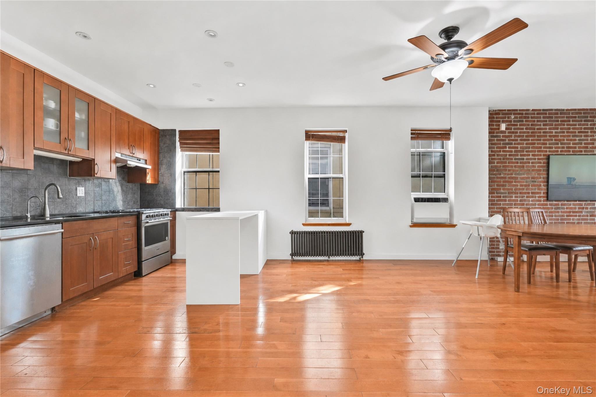 2358 23rd Street Property Photo 10