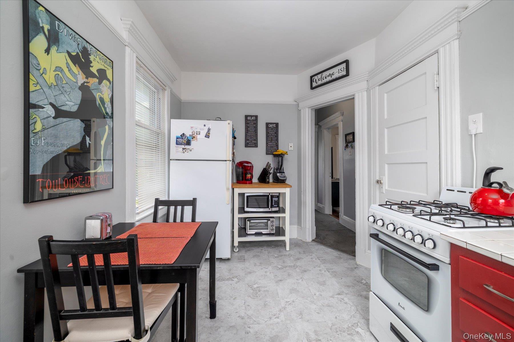 86 Woods Avenue Property Photo 11