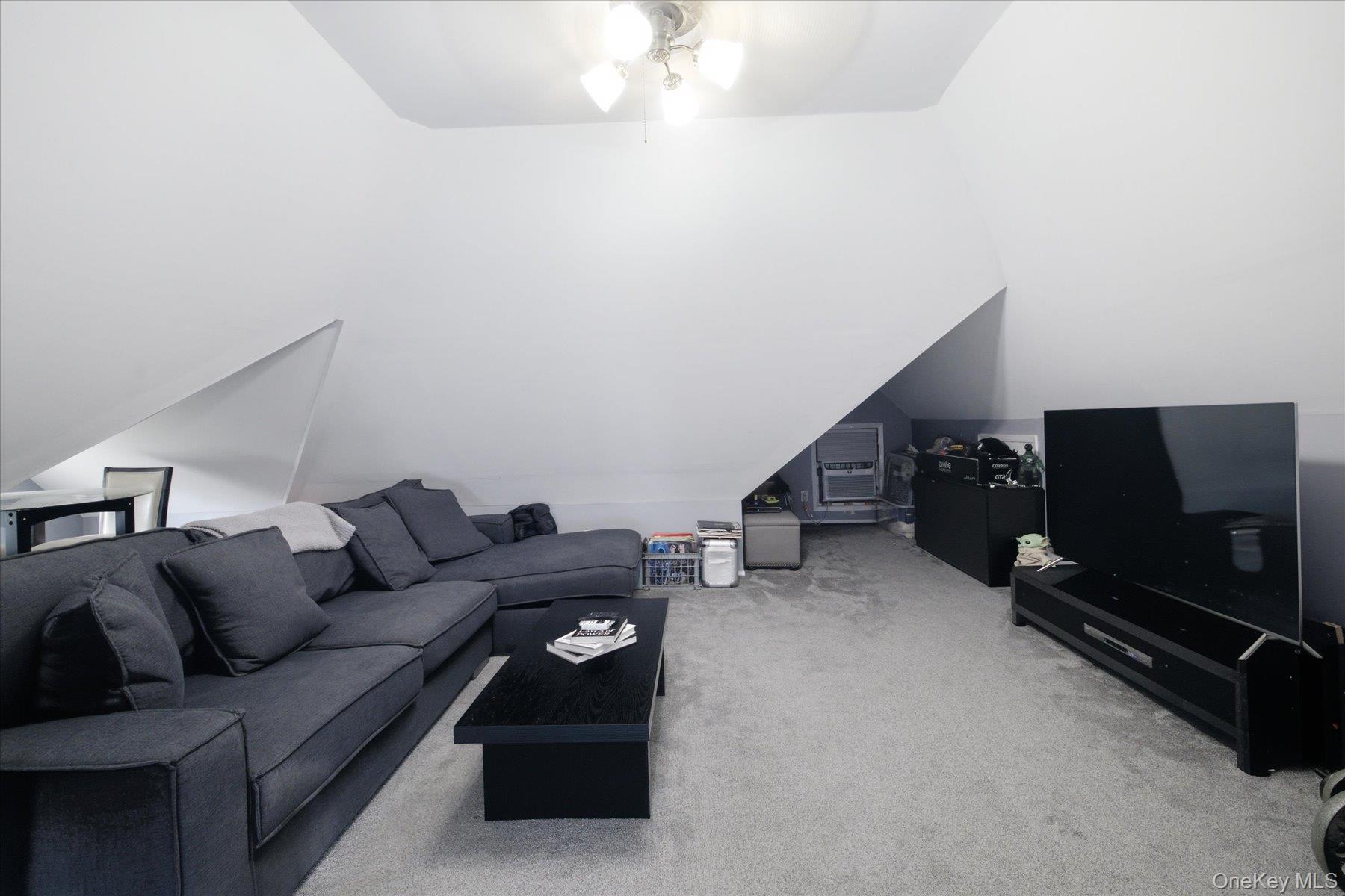 86 Woods Avenue Property Photo 17