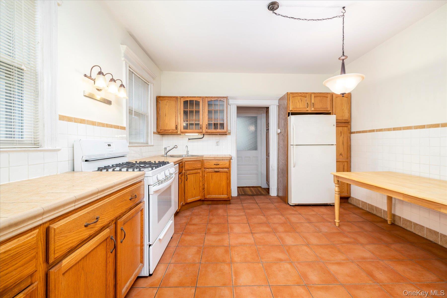 86 Woods Avenue Property Photo 30