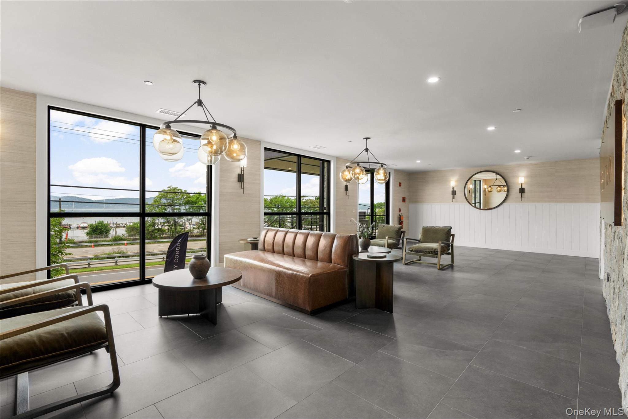 25 S Riverside Avenue 305 Property Photo 3