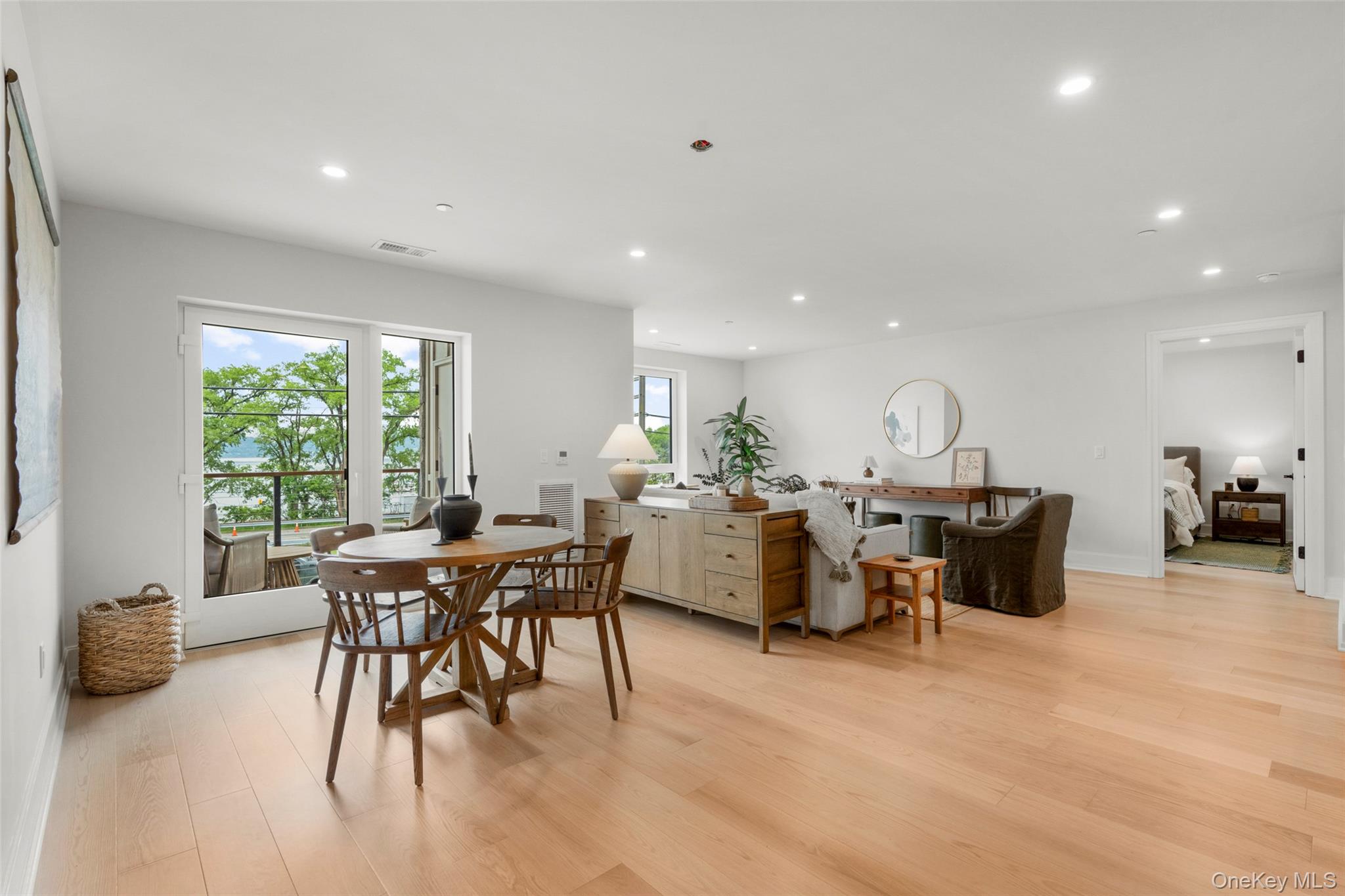 25 S Riverside Avenue 305 Property Photo 14