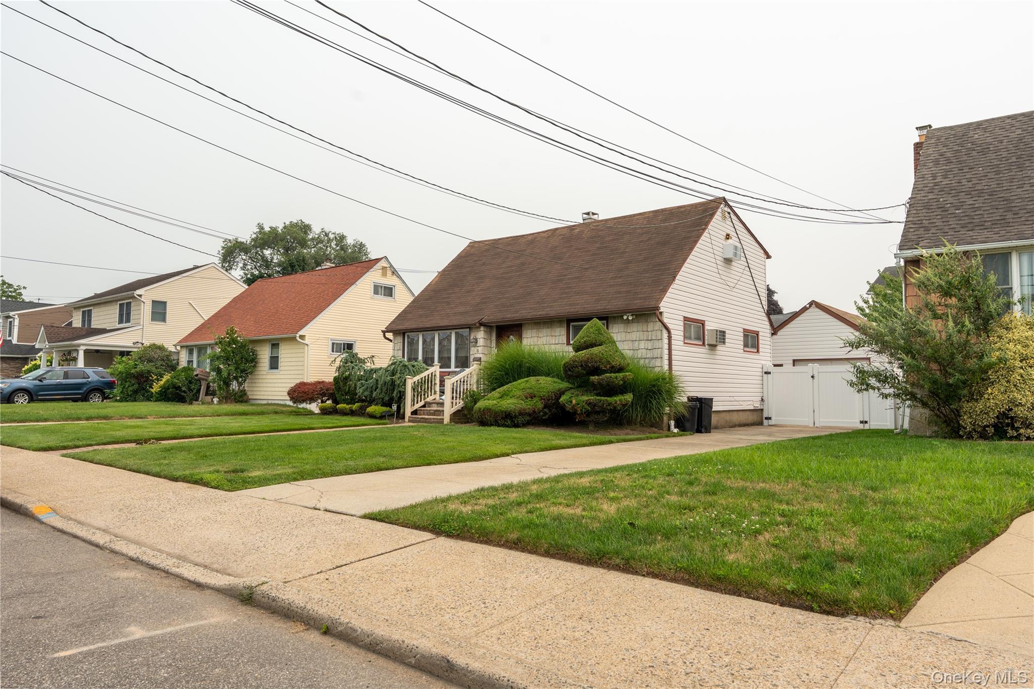 81 Montgomery Avenue Property Photo 3
