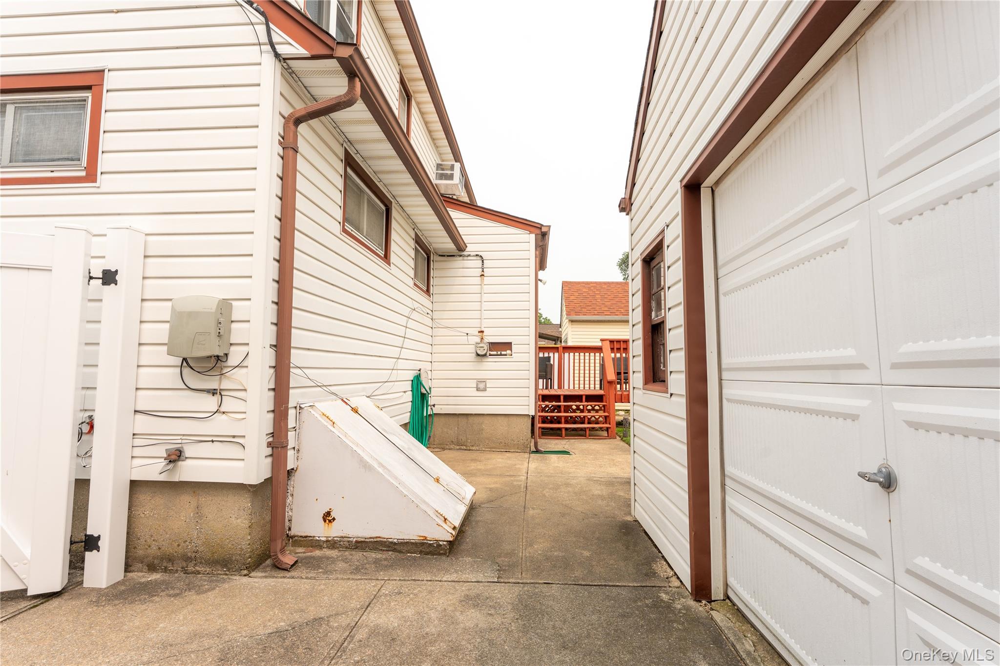 81 Montgomery Avenue Property Photo 5