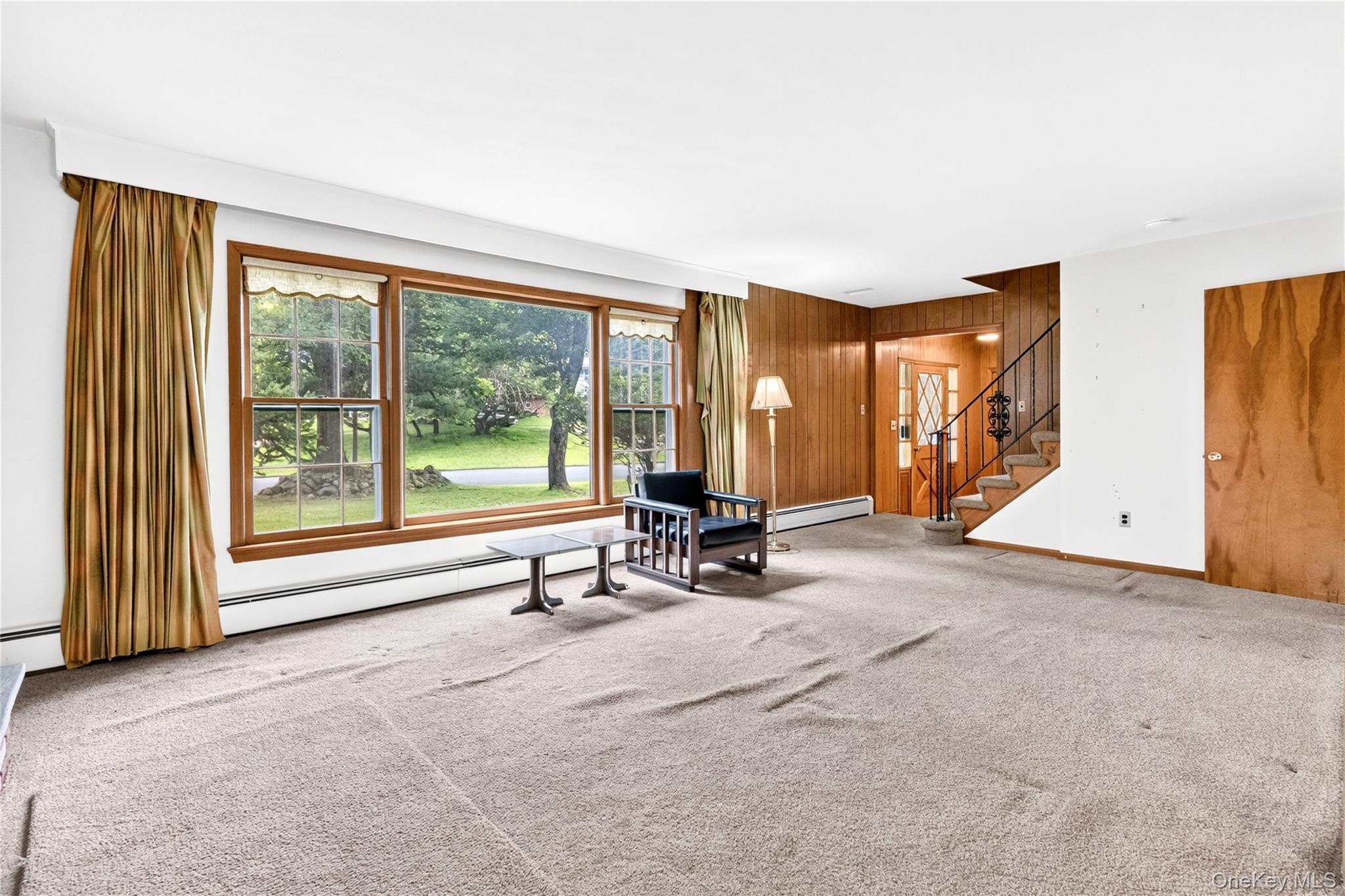 2 Laura Lane Property Photo 11