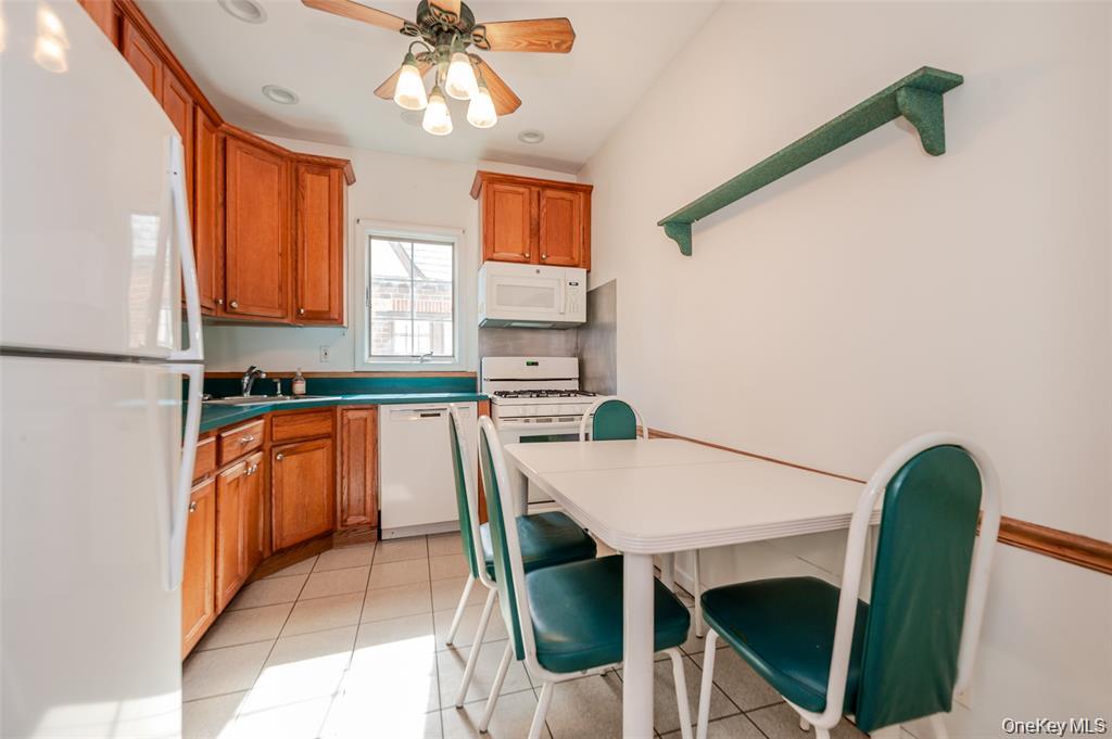 32 E Atlantic Avenue Property Photo 11
