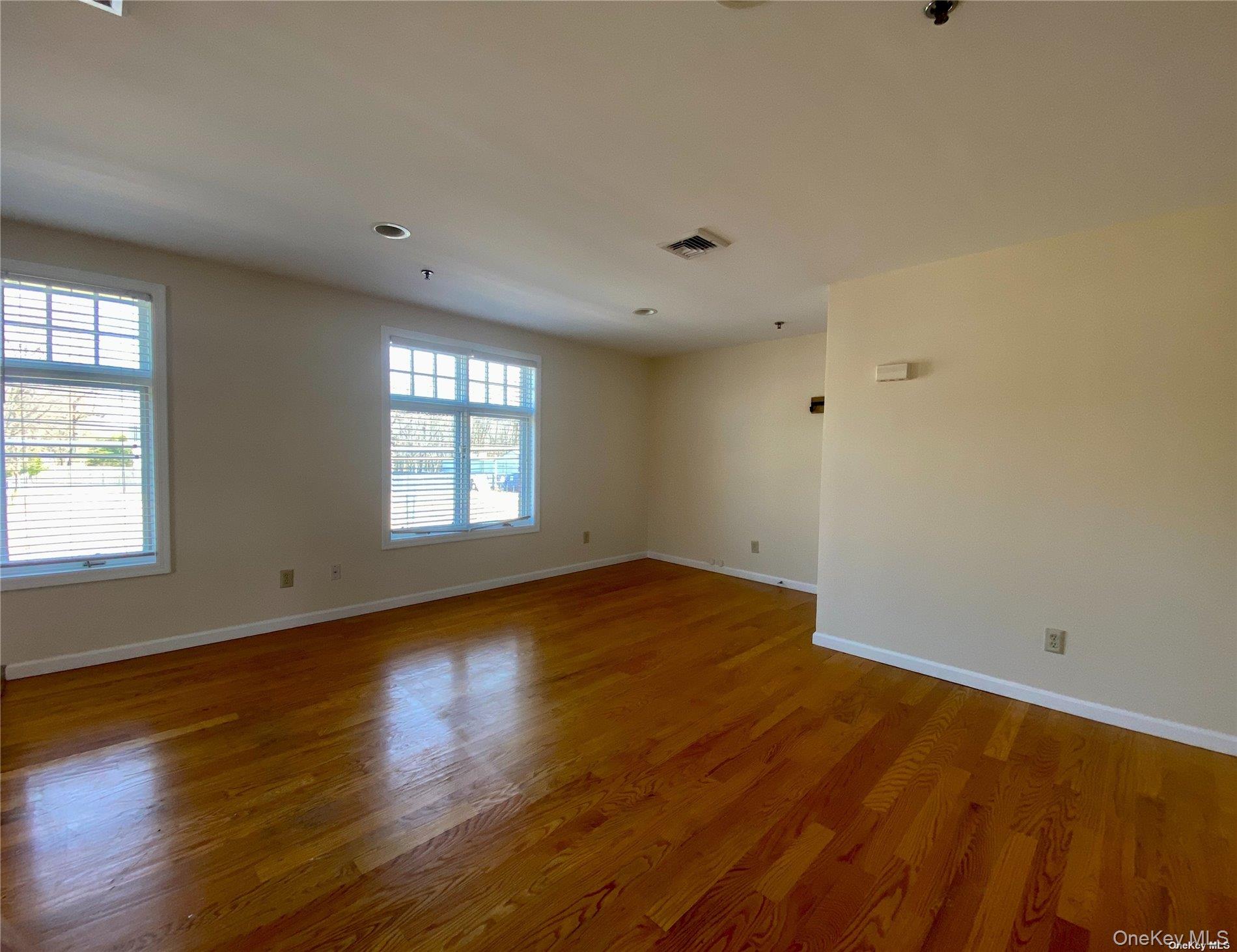259 Glen Cove Avenue 255 Property Photo 4