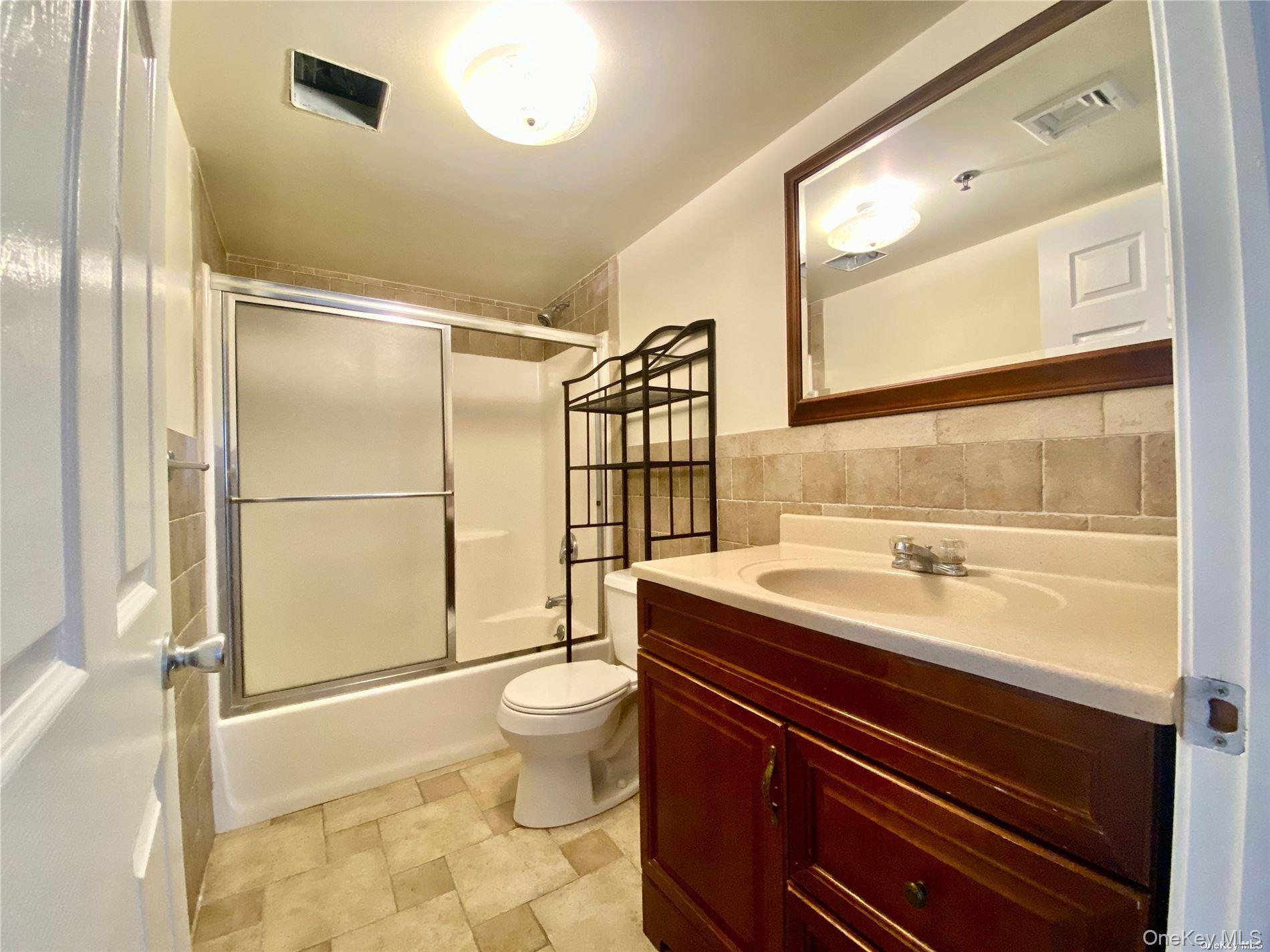 259 Glen Cove Avenue 255 Property Photo 5