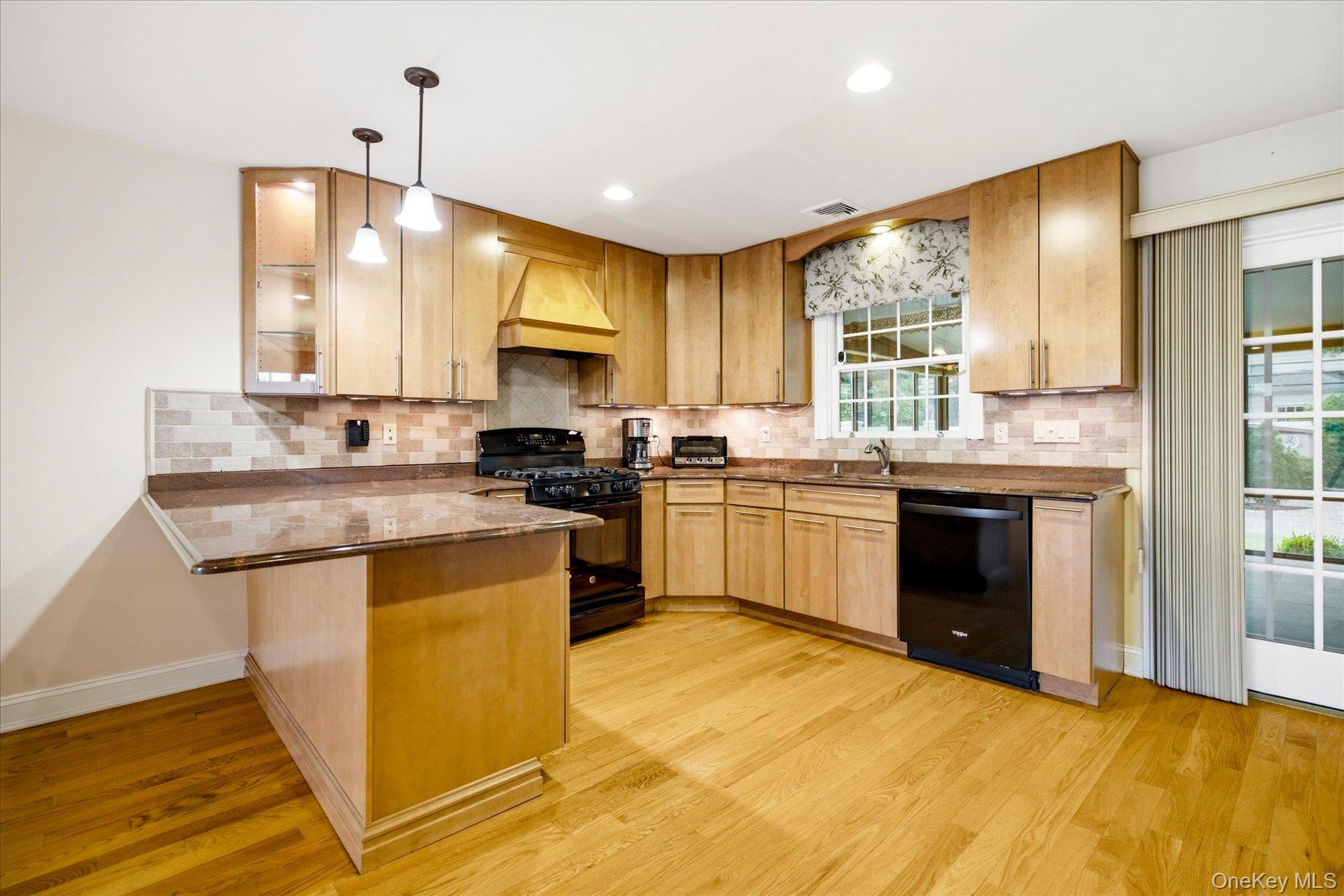 948 Cathedral Avenue Property Photo 13