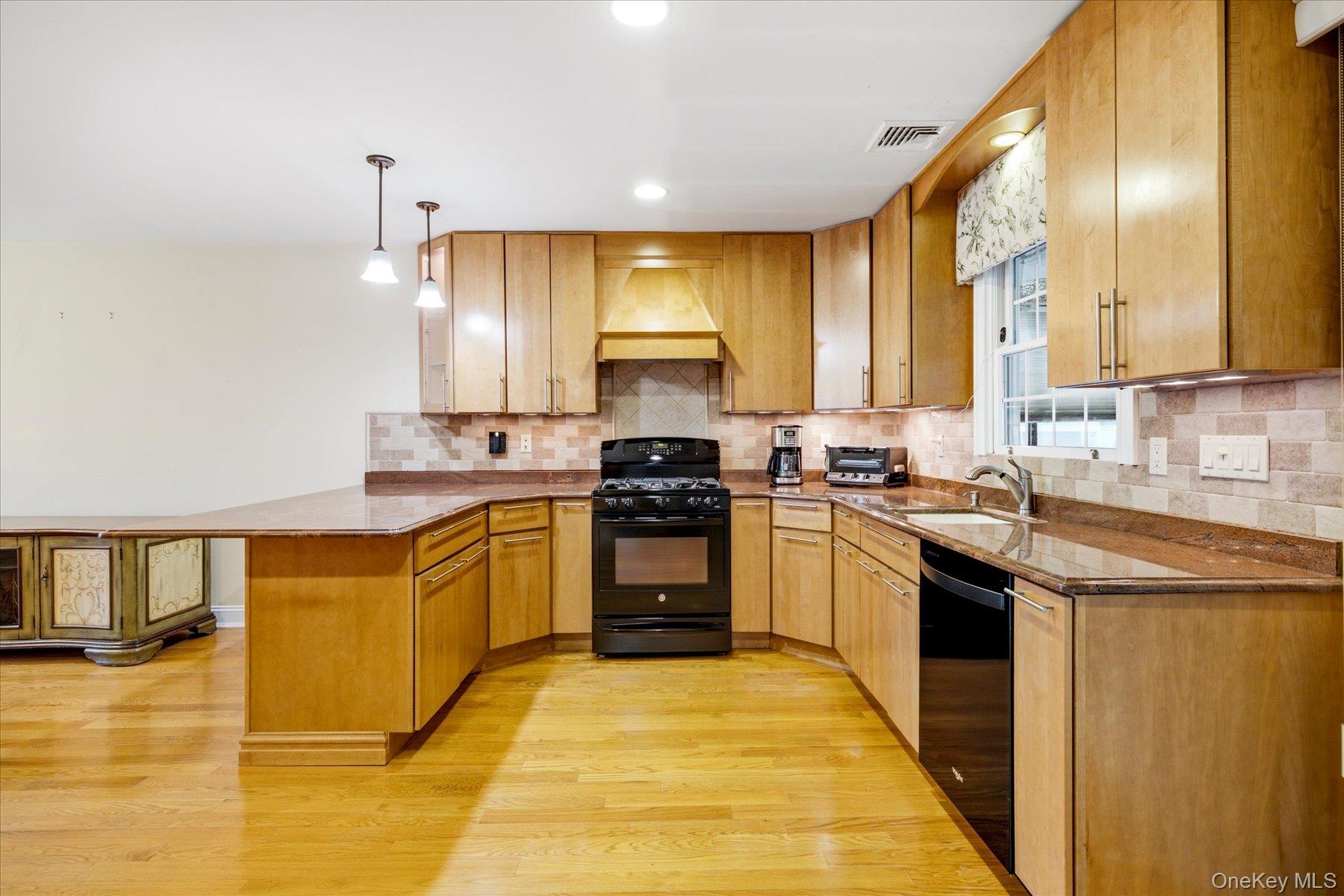948 Cathedral Avenue Property Photo 15