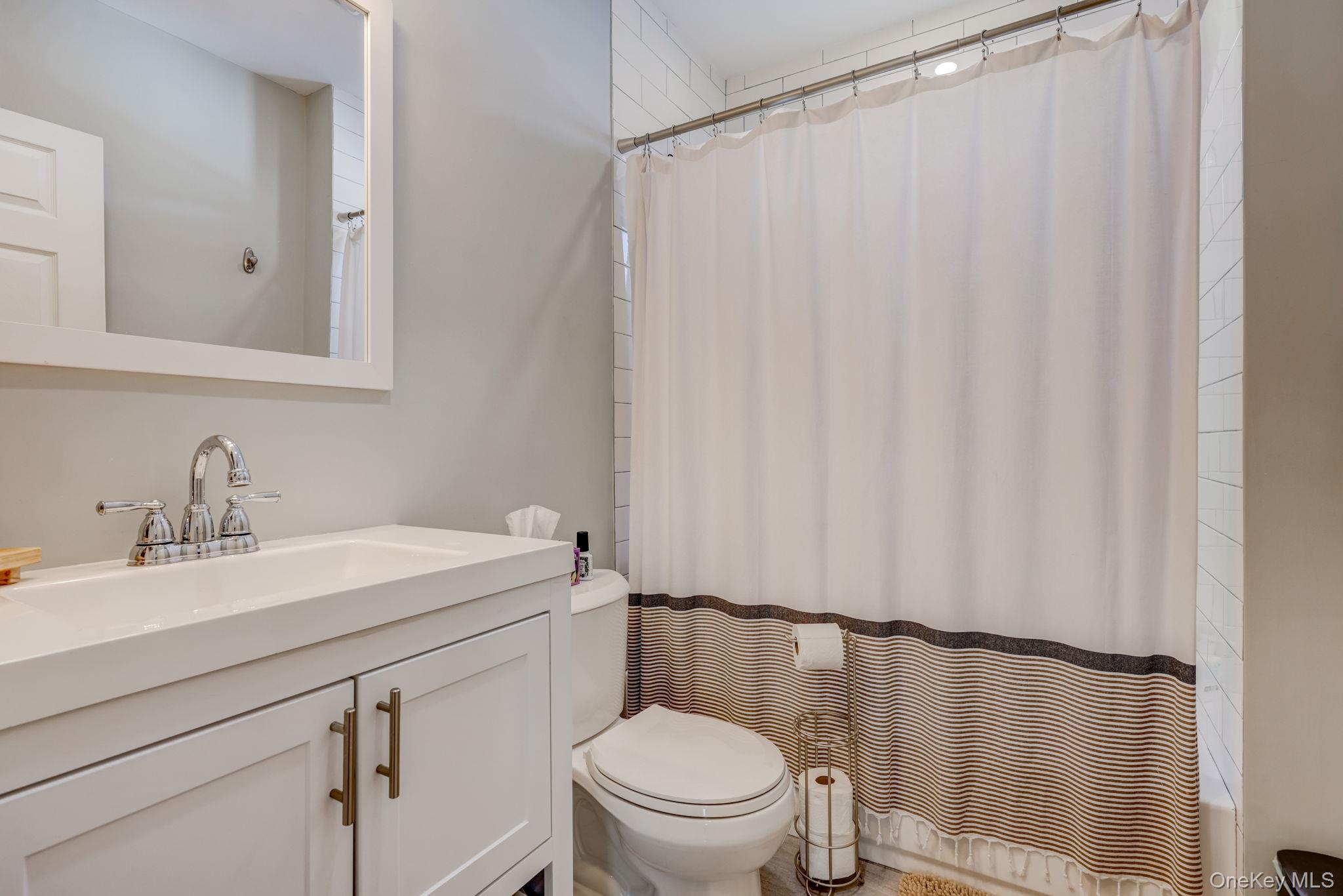 7 4th Street Property Photo 13