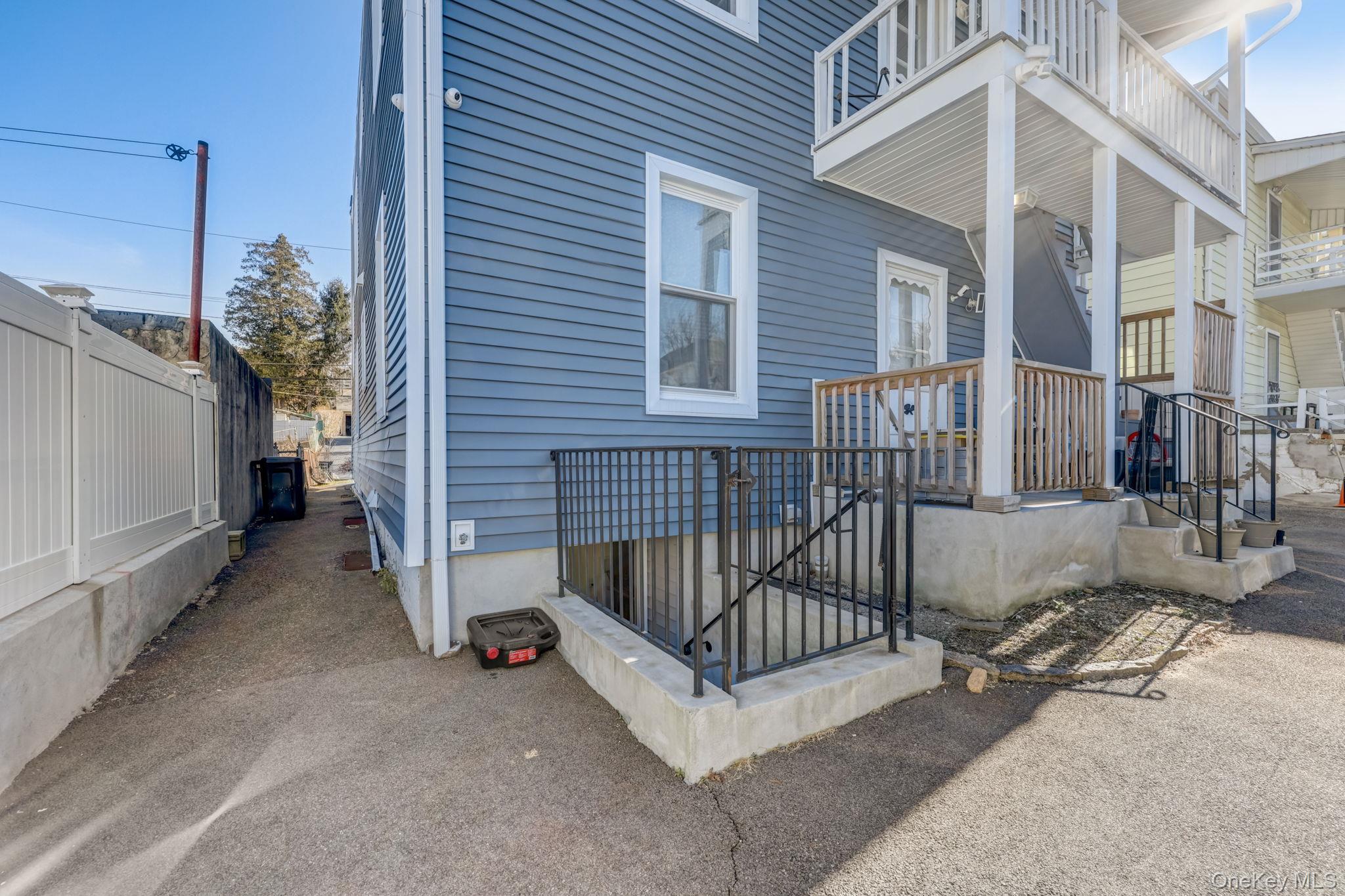 7 4th Street Property Photo 17
