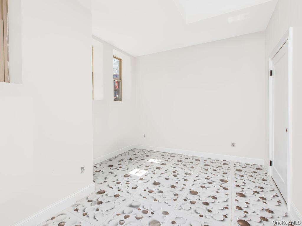65 W 2nd Street 8 Property Photo 4