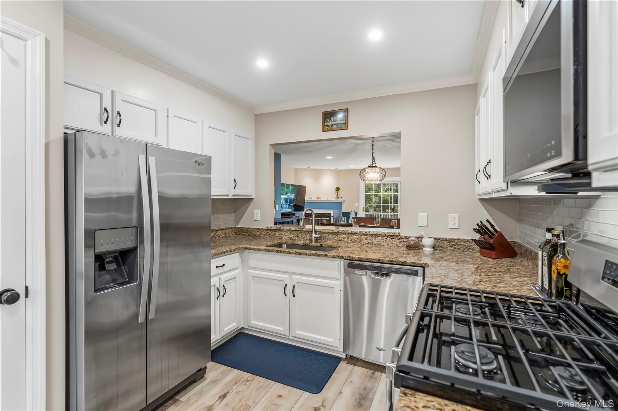 1404 Scarborough Drive Property Photo 4